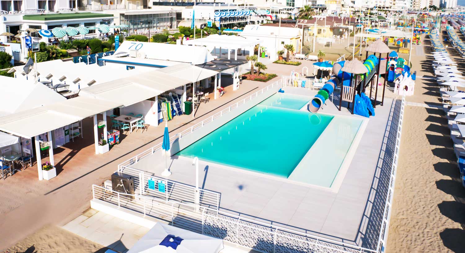 Overview of the swimming pool on the beach